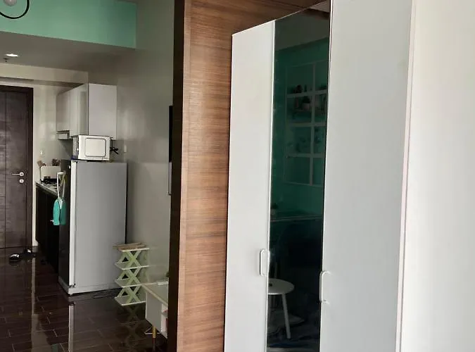Appartement Cozy In Makati / With Mall, Restaurants, Groceries, Pool, Netflix, Disney+ And