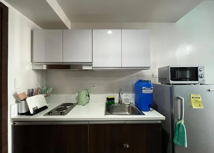 Appartement Cozy In Makati / With Mall, Restaurants, Groceries, Pool, Netflix, Disney+ And