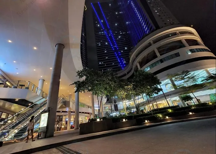 Cozy In Makati / With Mall, Restaurants, Groceries, Pool, Netflix, Disney+ And Appartement *